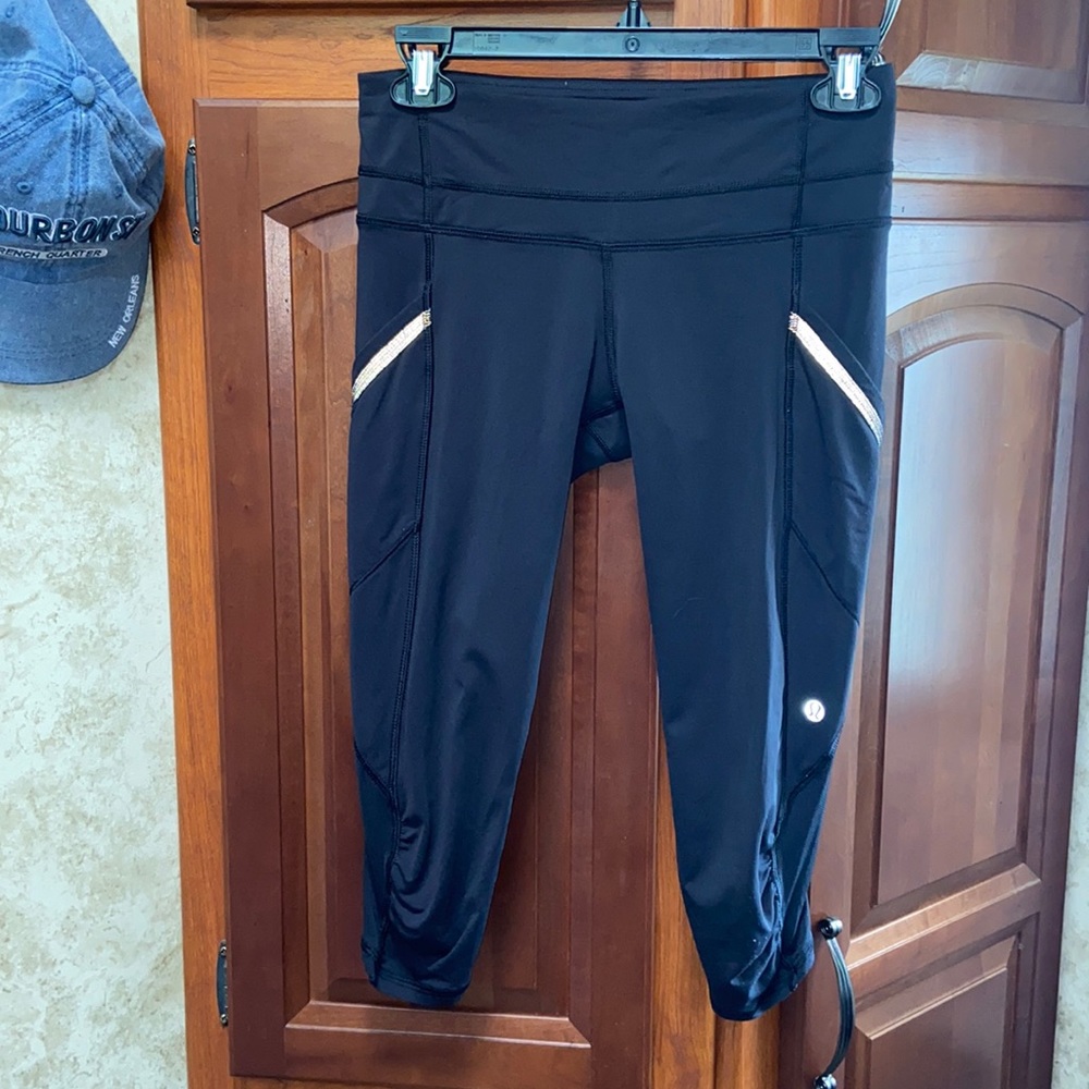 0721 Lululemon women’s run inspire size 4